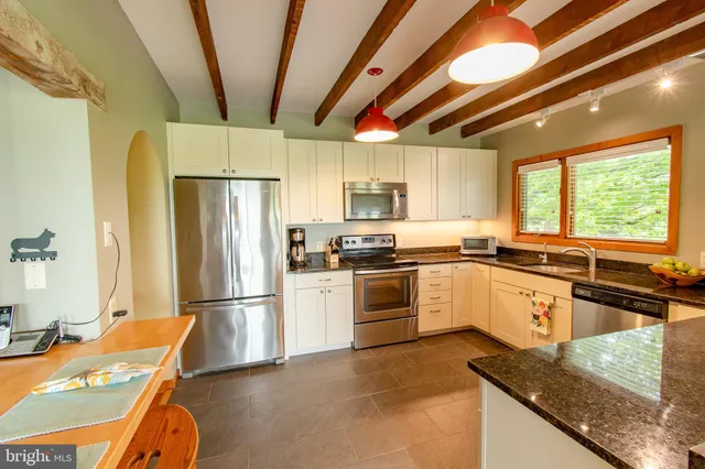 $1,150,000 | 22860 Middle Point Road, Neavitt, MD 21652