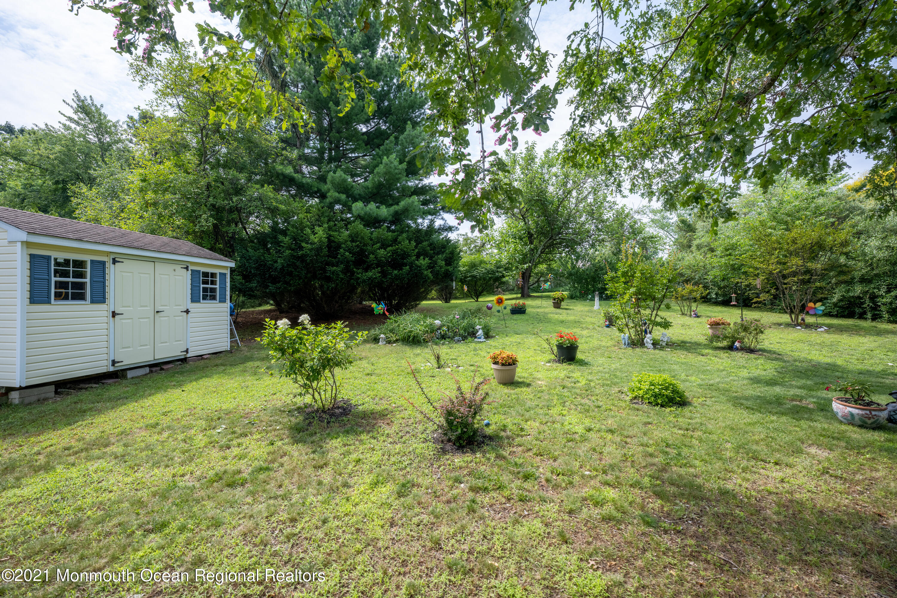55 Westbrook Road Howell, NJ 07731 - Photo 28 of 30 55 Westbrook Rd-42