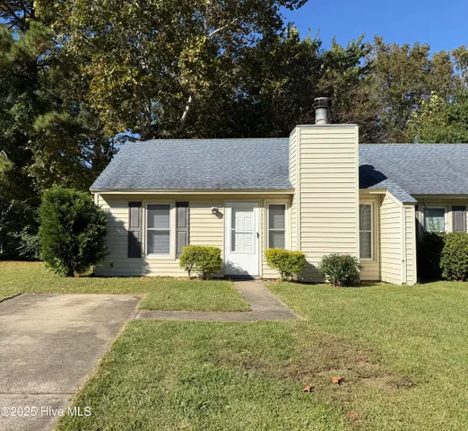 $995 | 133 Twin Wood Drive, Havelock, NC 28532