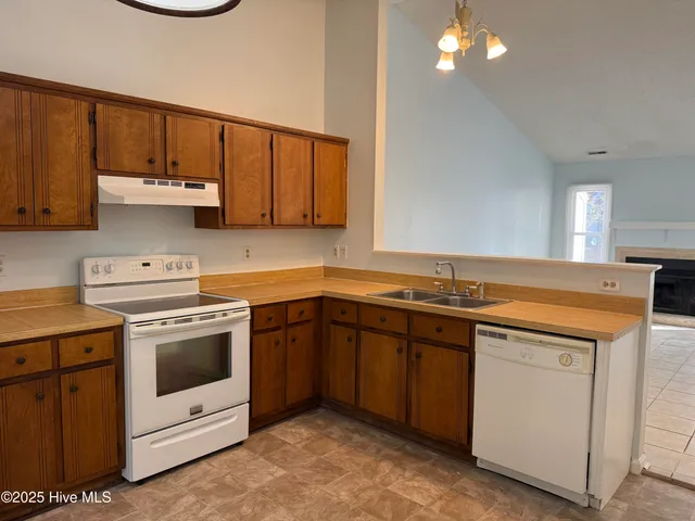 $995 | 133 Twin Wood Drive, Havelock, NC 28532