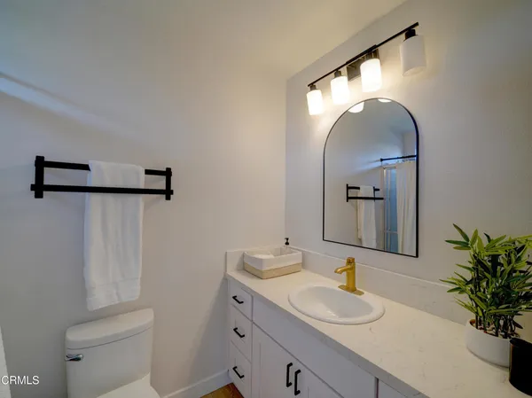 $950,000 | 29047 Ironwood Lane, Saugus, CA 91390