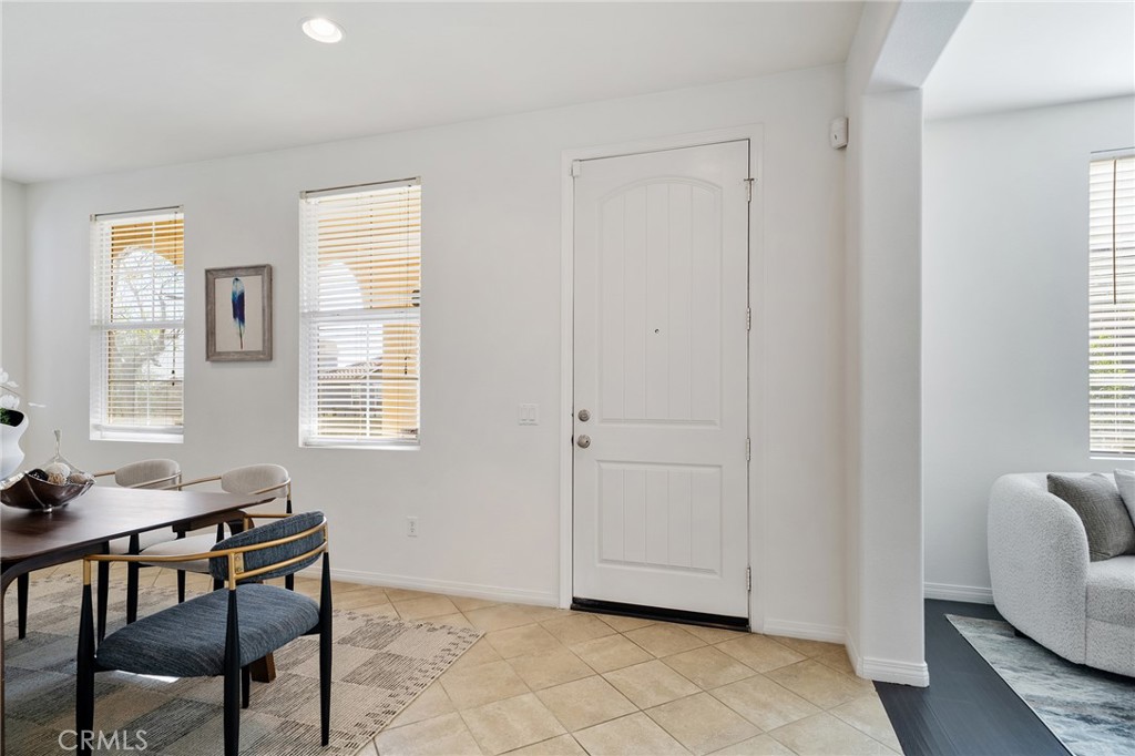 661 East Lavender Way Azusa, CA 91702 - Photo 7 of 48