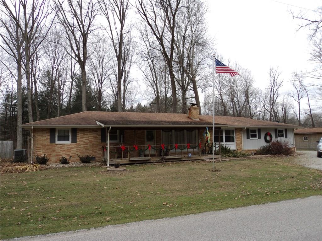 116 North Wolfcreek Road Columbus, IN 47201 - Photo 1 of 24 Gallery Image 1