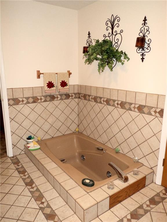 116 North Wolfcreek Road Columbus, IN 47201 - Photo 18 of 24 Gallery Image 18