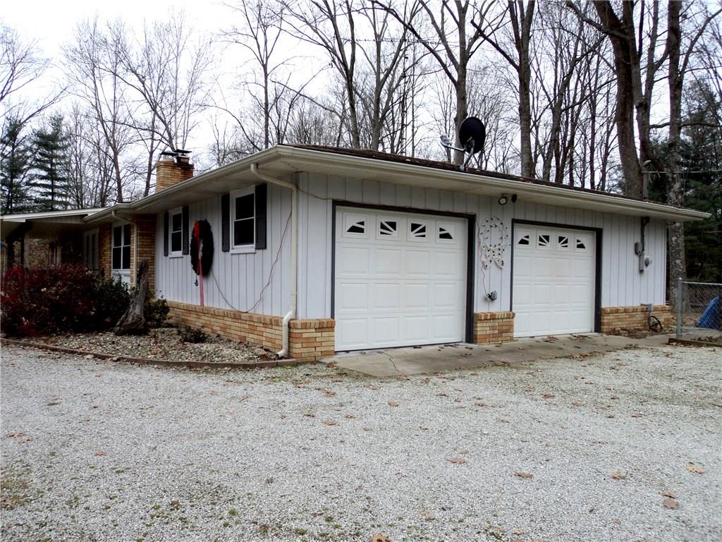 116 North Wolfcreek Road Columbus, IN 47201 - Photo 3 of 24 Gallery Image 3