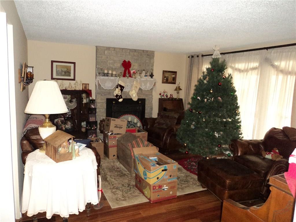 116 North Wolfcreek Road Columbus, IN 47201 - Photo 7 of 24 Gallery Image 7