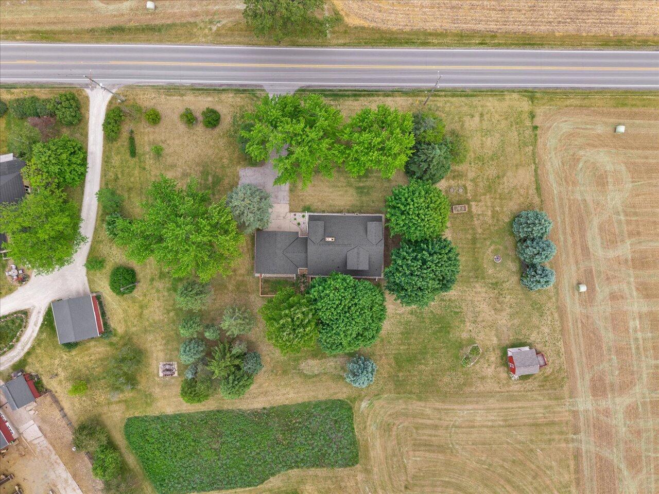 W334-s7837 County Road East Mukwonago, WI 53149 - Photo 32 of 49 30