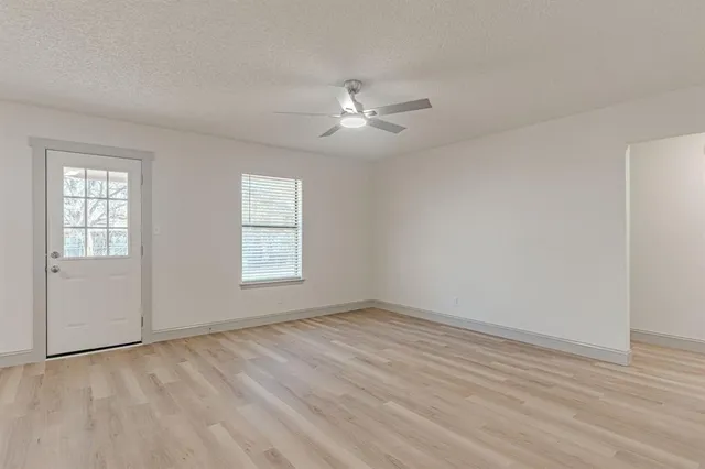 $1,700 | 1201 Southeast 11th Avenue, Mineral Wells, TX 76067