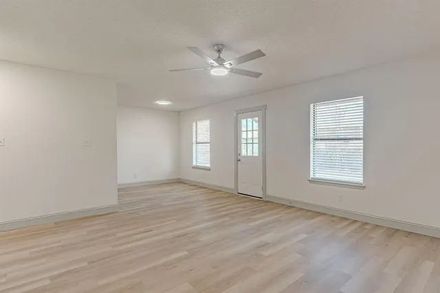 $1,700 | 1201 Southeast 11th Avenue, Mineral Wells, TX 76067