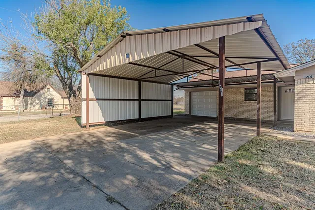 $1,700 | 1201 Southeast 11th Avenue, Mineral Wells, TX 76067