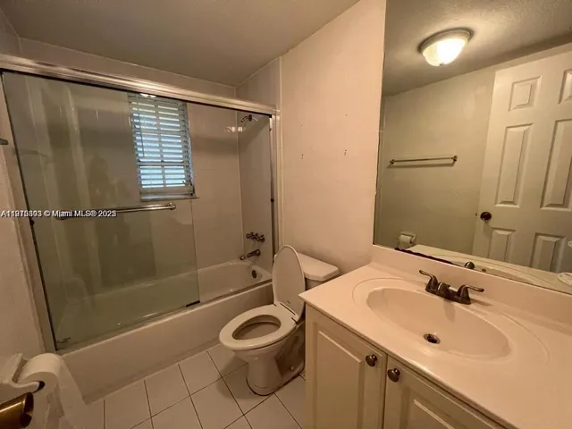 $240,000 | Courtyards at Kendall Condominium, Miami, FL 33173