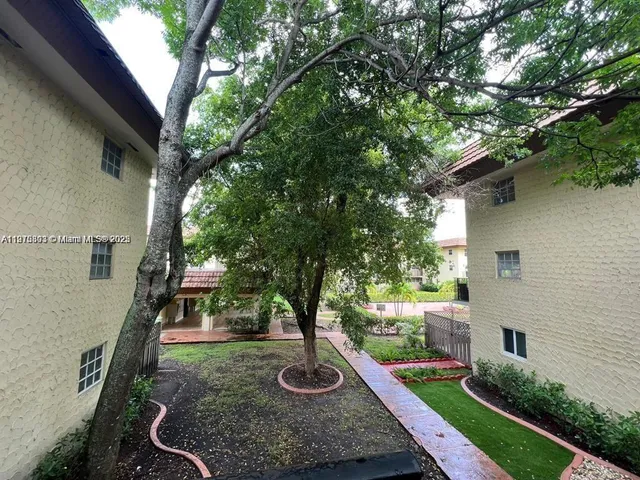 $240,000 | Courtyards at Kendall Condominium, Miami, FL 33173