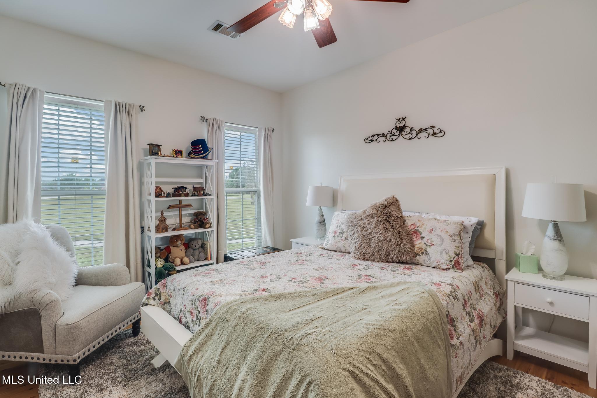 5045 Silver Ridge Road Kiln, MS 39556 - Photo 16 of 33 Guest room 1