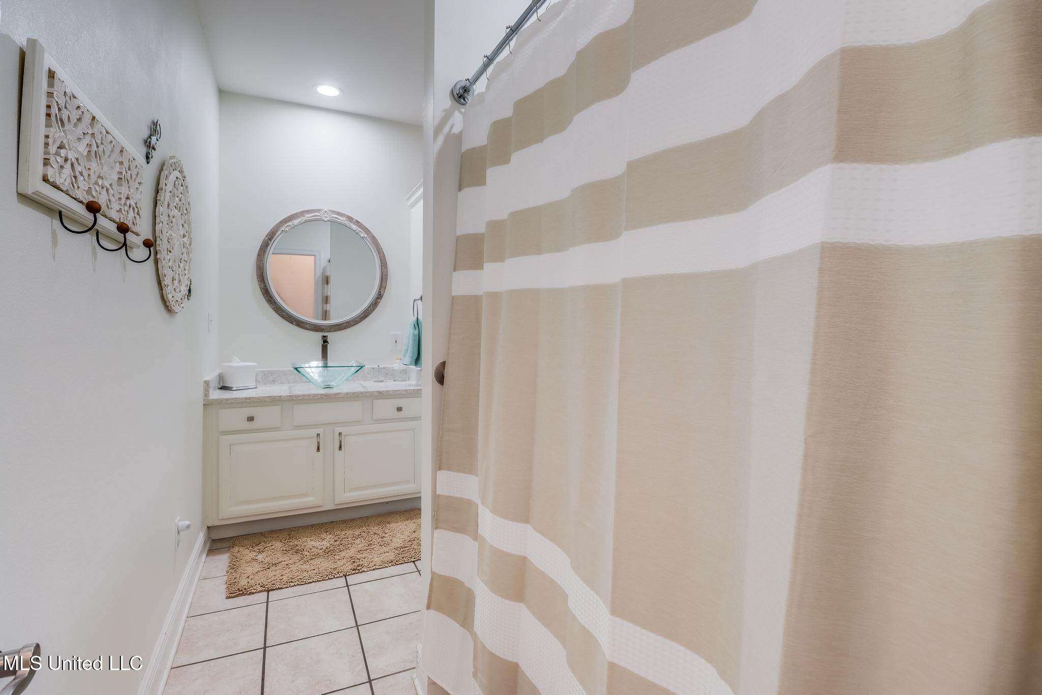 5045 Silver Ridge Road Kiln, MS 39556 - Photo 20 of 33 Guest bath