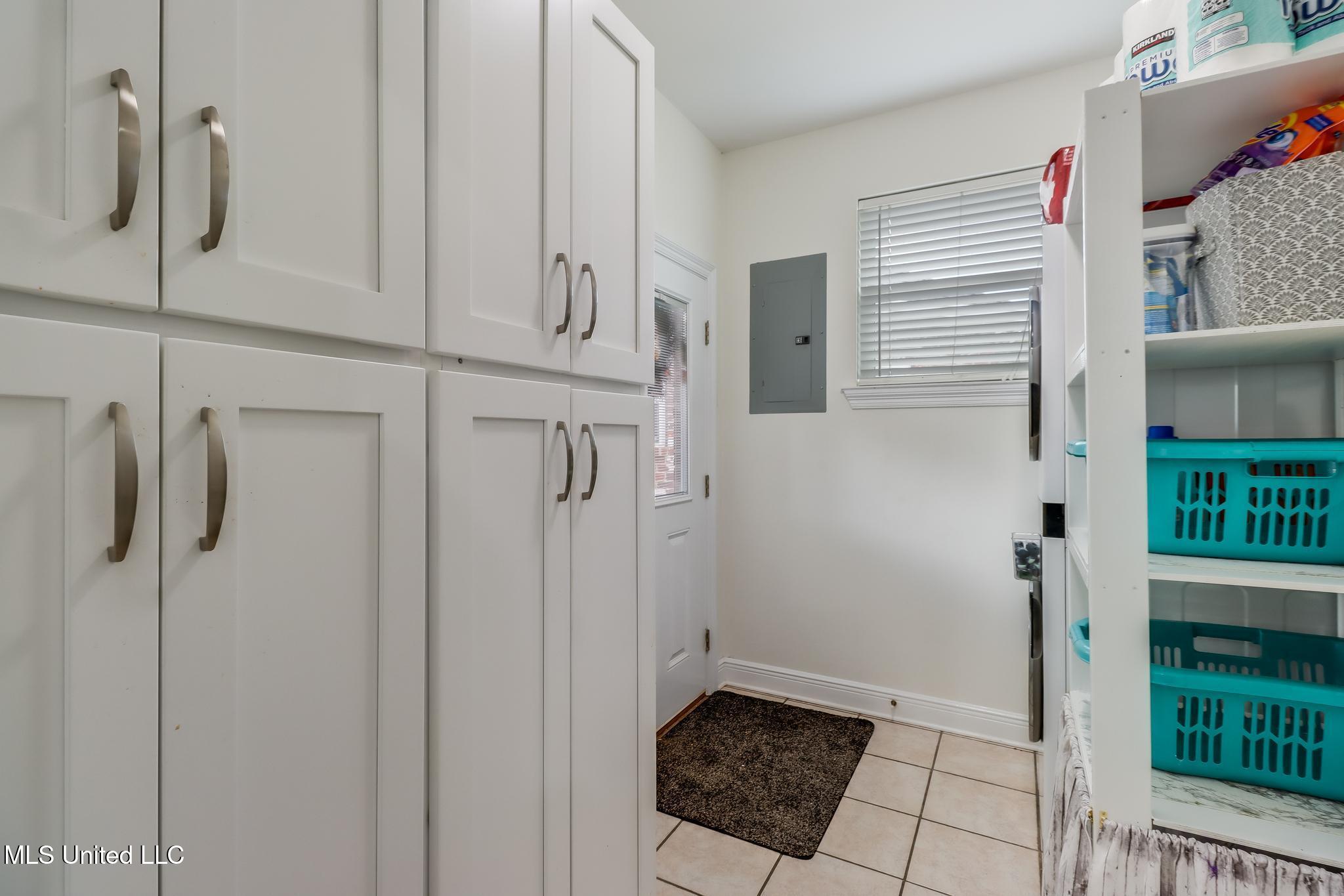 5045 Silver Ridge Road Kiln, MS 39556 - Photo 28 of 33 Laundry