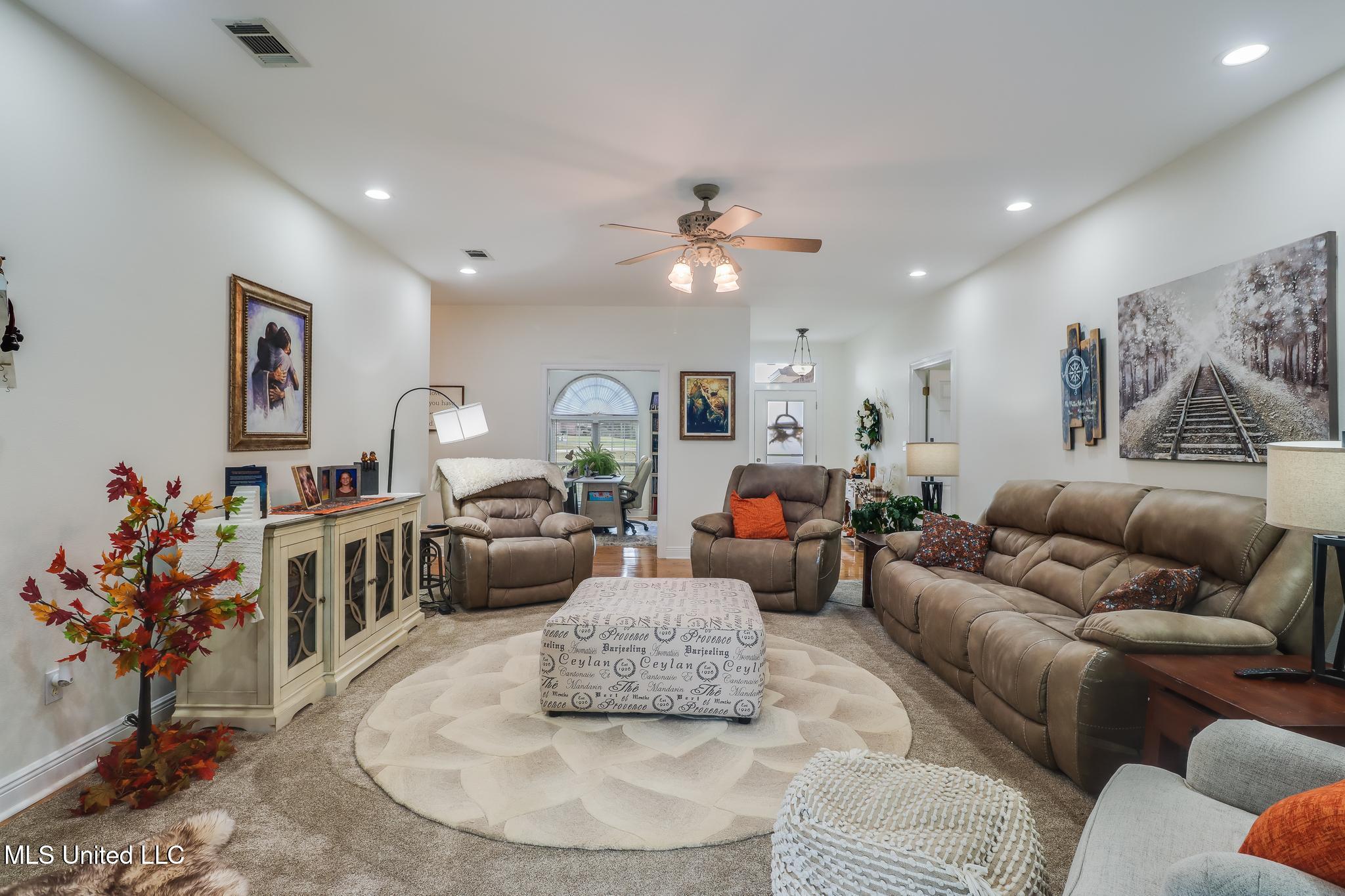5045 Silver Ridge Road Kiln, MS 39556 - Photo 9 of 33 Living room