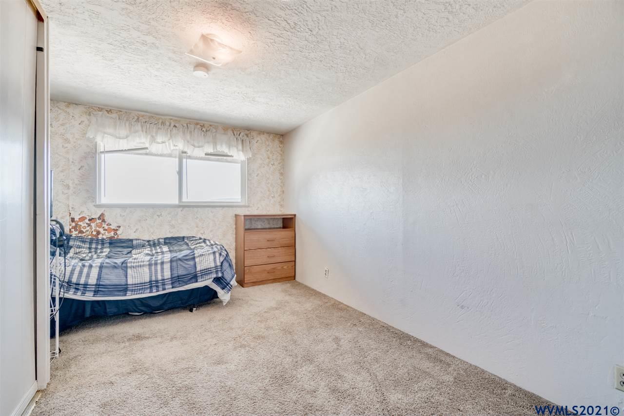 20852 Liberty Road Sweet Home, OR 97386 - Photo 18 of 42