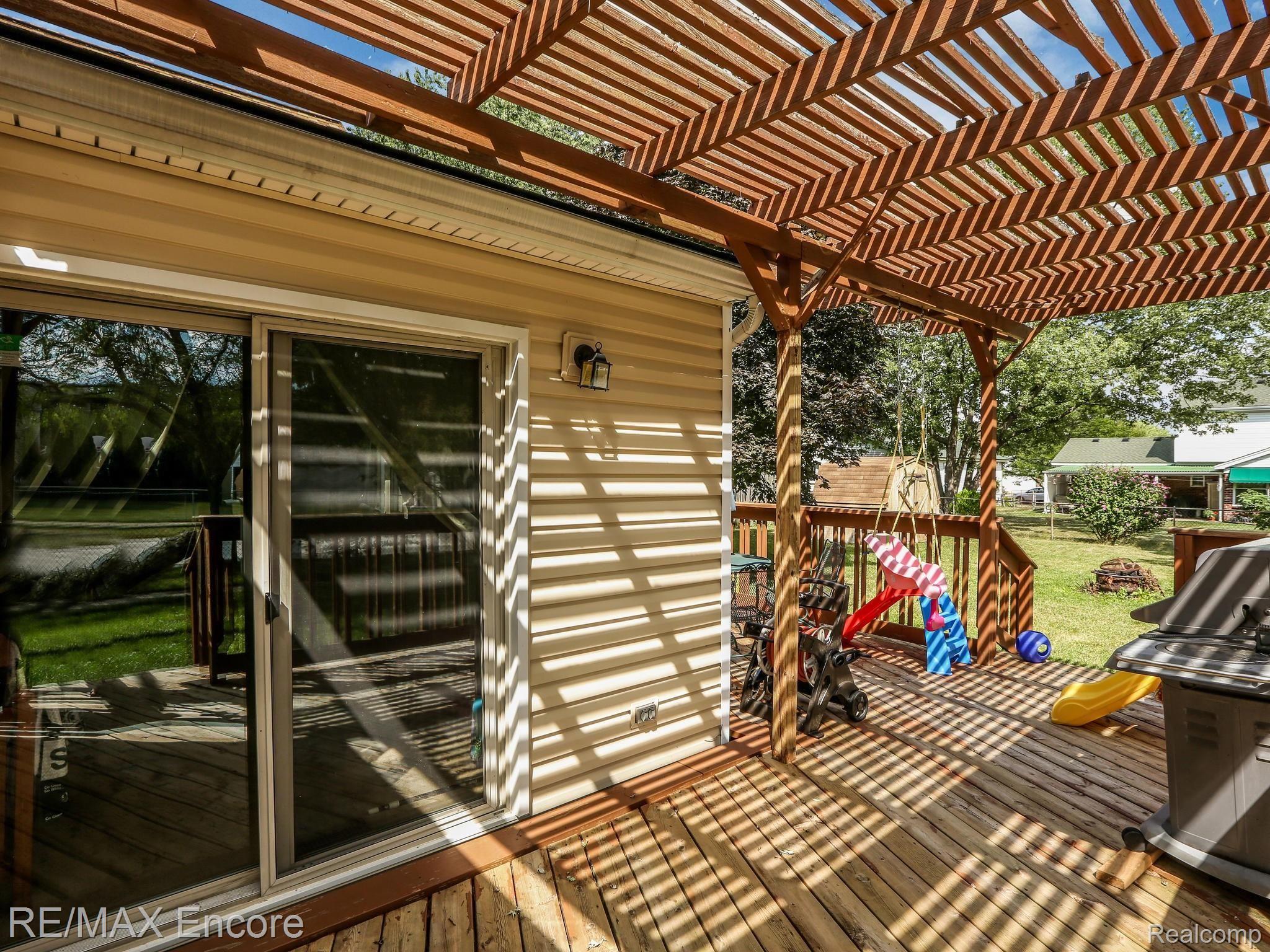 1541 Rustic Ridge Road Canton, MI 48188 - Photo 22 of 29 Pergola over back deck!
