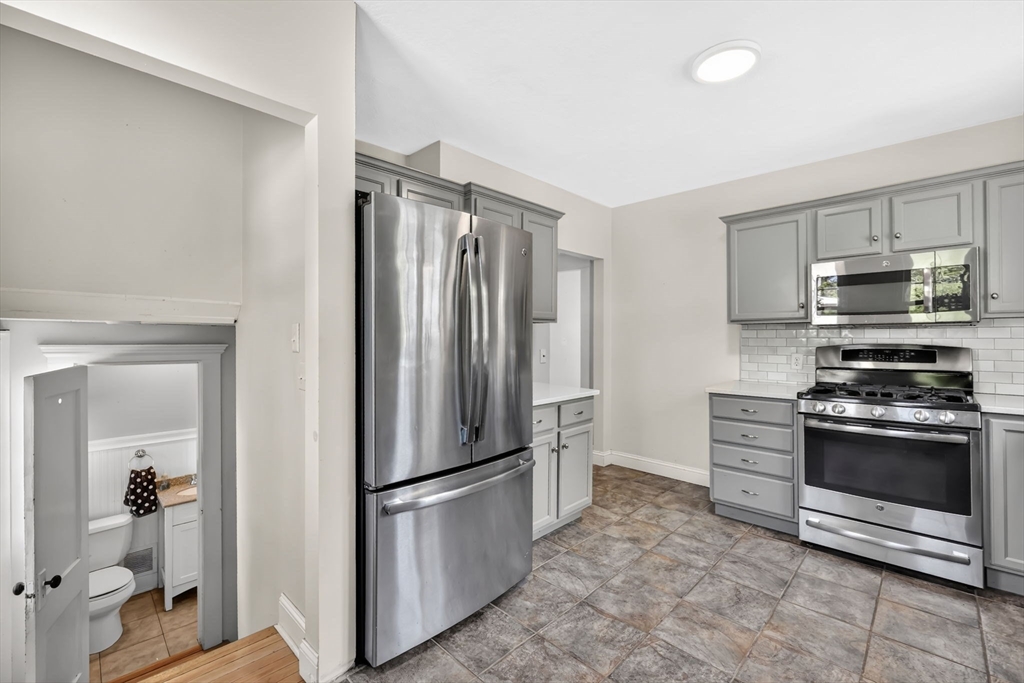 543 Amostown Road West Springfield, MA 01089 - Photo 15 of 42 Gallery Image 15