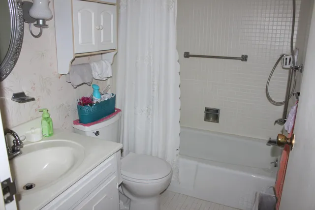 $89,900 | 806 West Michigan Avenue, Unit 32, Jackson, MI 49202