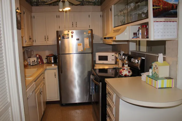 $89,900 | 806 West Michigan Avenue, Unit 32, Jackson, MI 49202