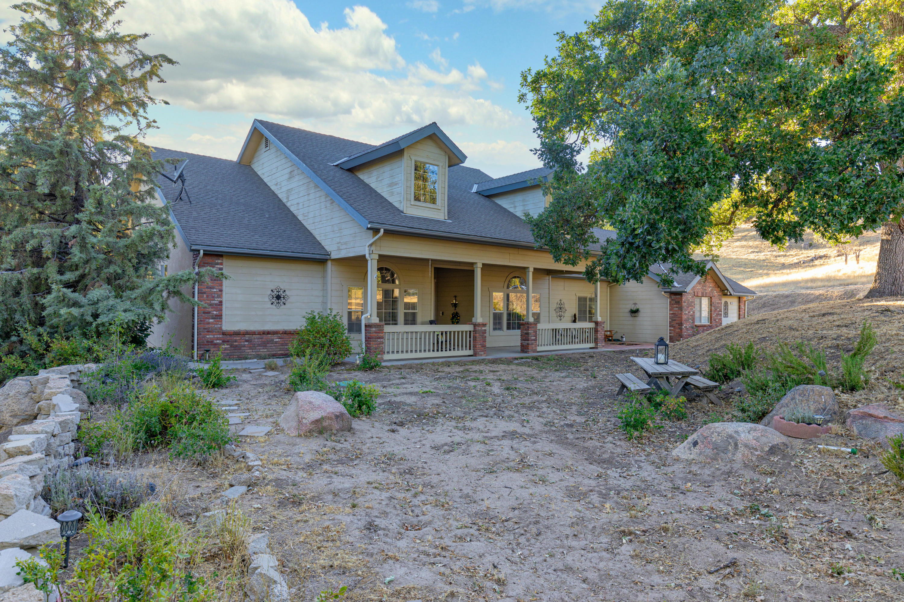 23751 Timberline Way Tehachapi, CA 93561 - Photo 2 of 52 A56A1860