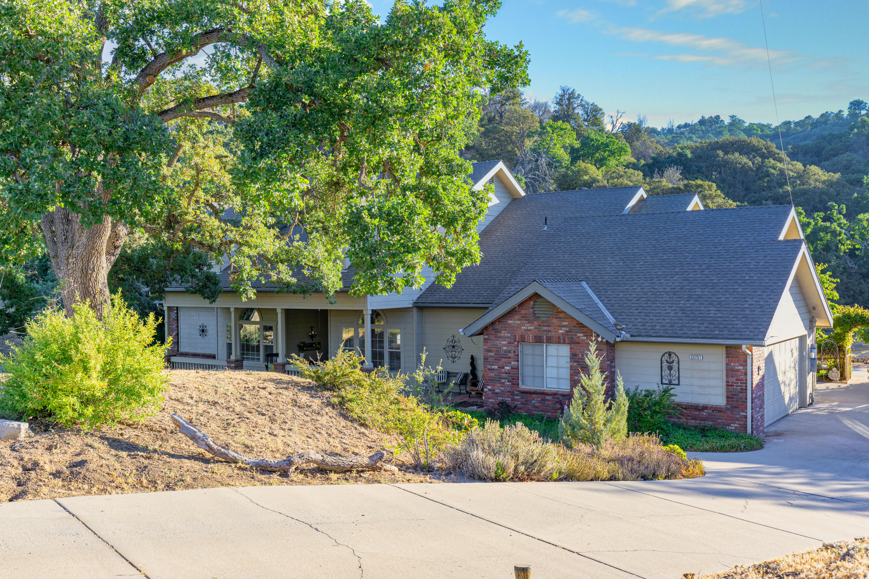 23751 Timberline Way Tehachapi, CA 93561 - Photo 3 of 52 A56A1858