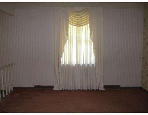 745 North Keel Ridge Road Hermitage, PA 16148 - Photo 13 of 18 Dining Room.