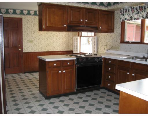 745 North Keel Ridge Road Hermitage, PA 16148 - Photo 8 of 18 Kitchen.
