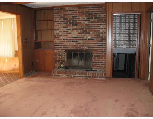 745 North Keel Ridge Road Hermitage, PA 16148 - Photo 10 of 18 Den/Family/Great Room.