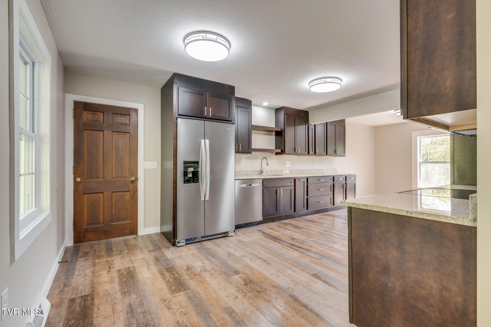 512 Hidden Valley Road Kingsport, TN 37663 - Photo 11 of 55 010