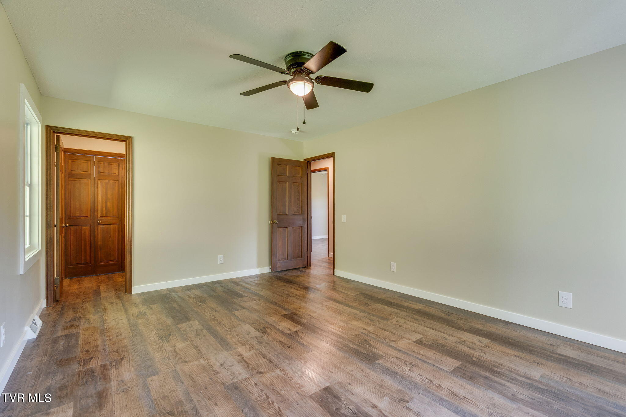 512 Hidden Valley Road Kingsport, TN 37663 - Photo 18 of 55 017