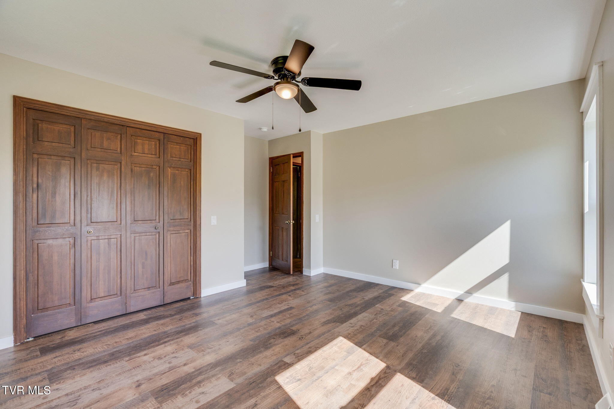 512 Hidden Valley Road Kingsport, TN 37663 - Photo 21 of 55 020