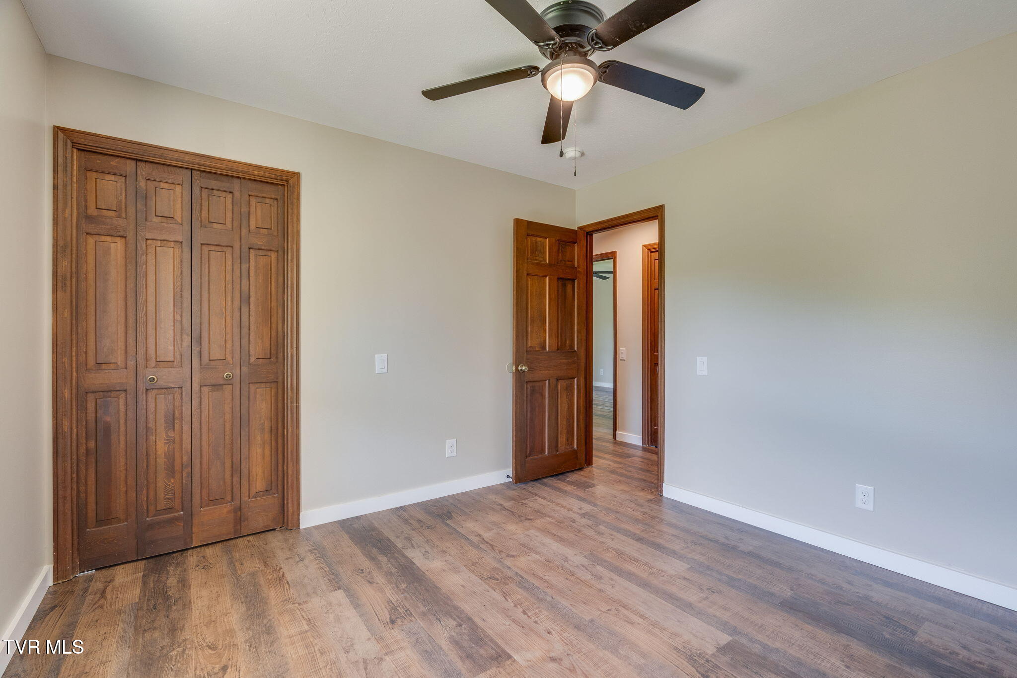 512 Hidden Valley Road Kingsport, TN 37663 - Photo 24 of 55 023