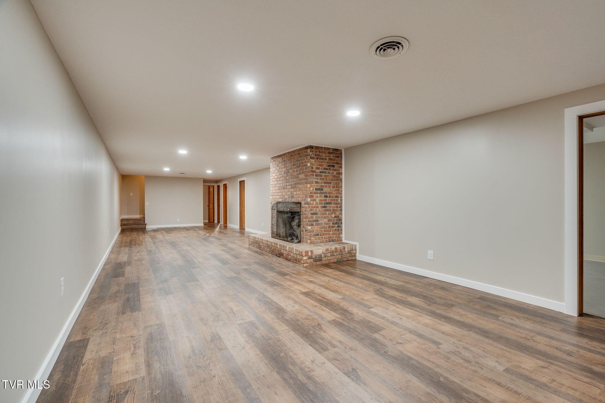 512 Hidden Valley Road Kingsport, TN 37663 - Photo 26 of 55 025