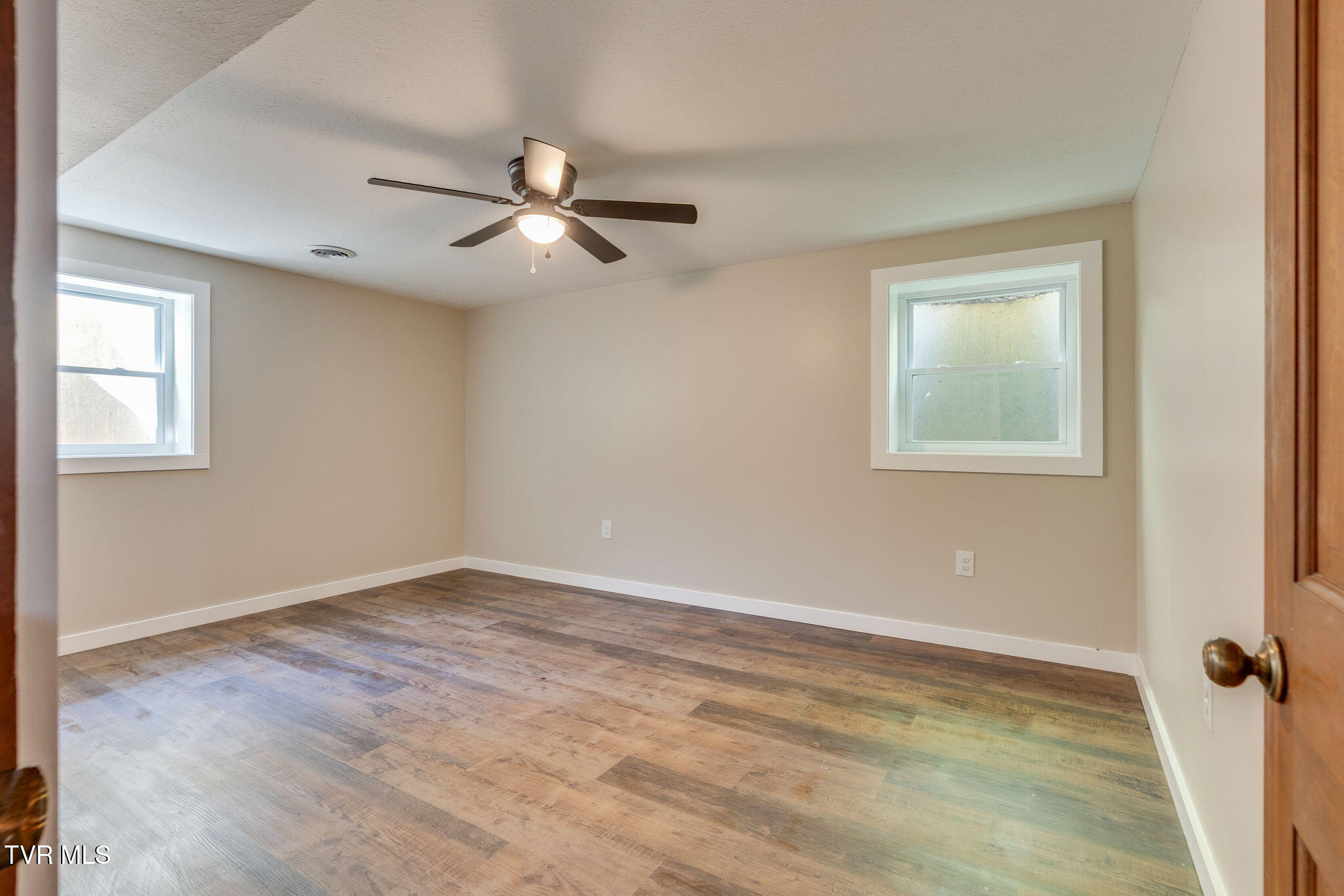 512 Hidden Valley Road Kingsport, TN 37663 - Photo 28 of 55 027