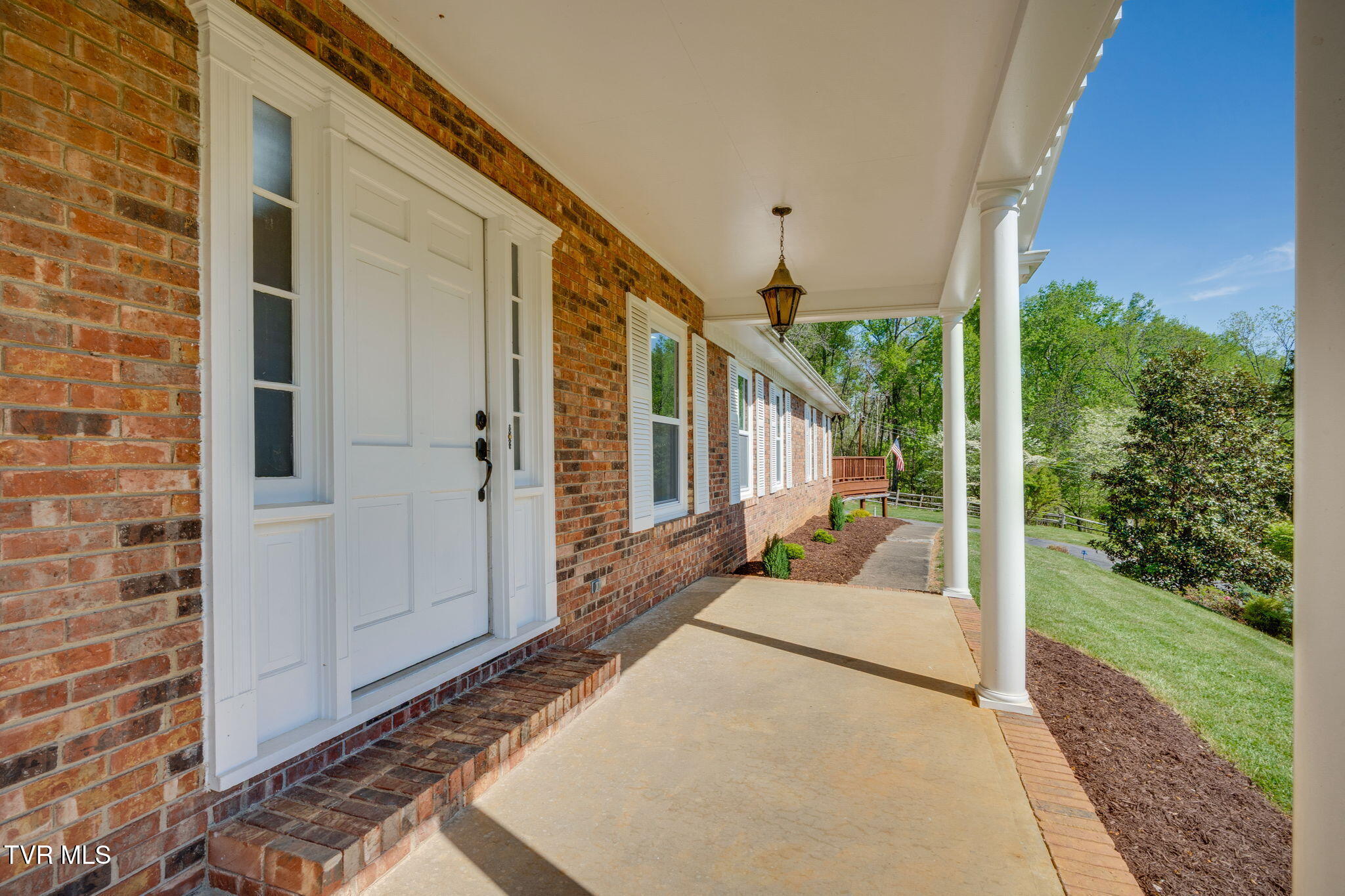 512 Hidden Valley Road Kingsport, TN 37663 - Photo 3 of 55 001