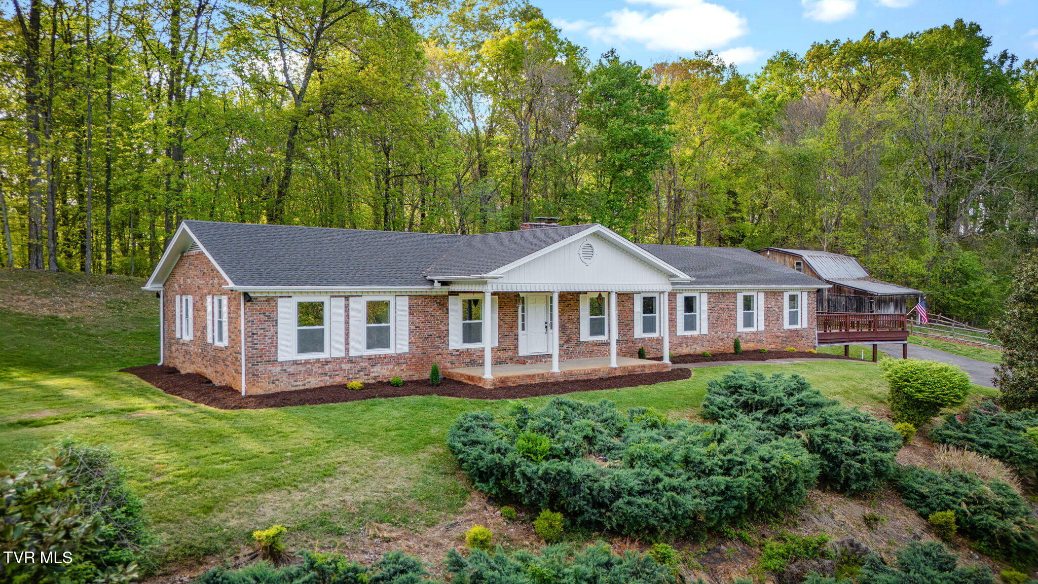 512 Hidden Valley Road Kingsport, TN 37663 - Photo 54 of 55 102