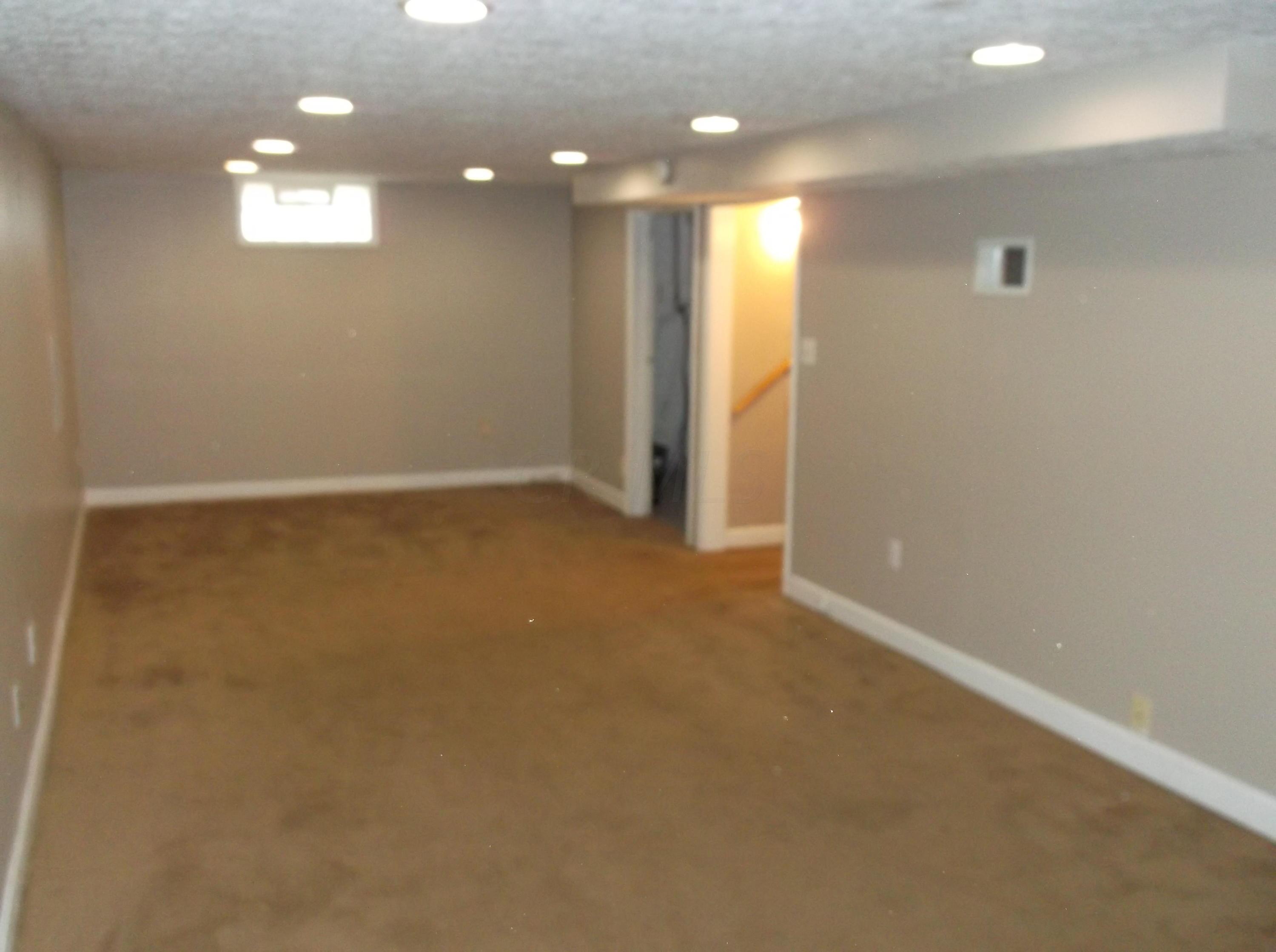 590 South James Road Columbus, OH 43213 - Photo 13 of 17