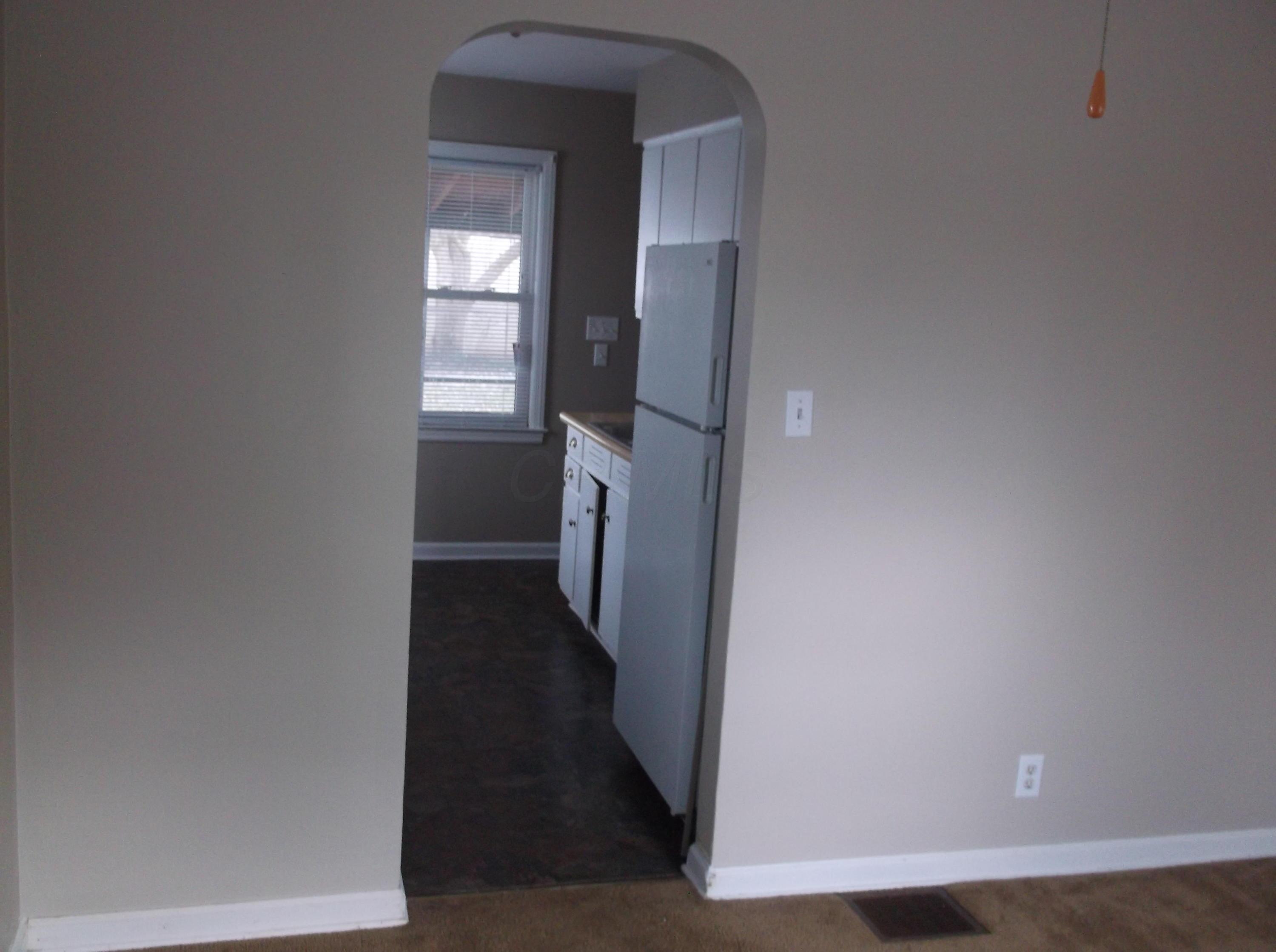 590 South James Road Columbus, OH 43213 - Photo 5 of 17