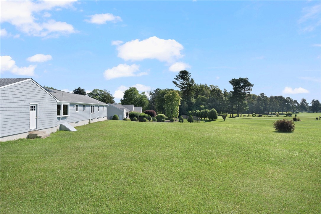 256 School Street Lincoln, RI 02865 - Photo 3 of 32