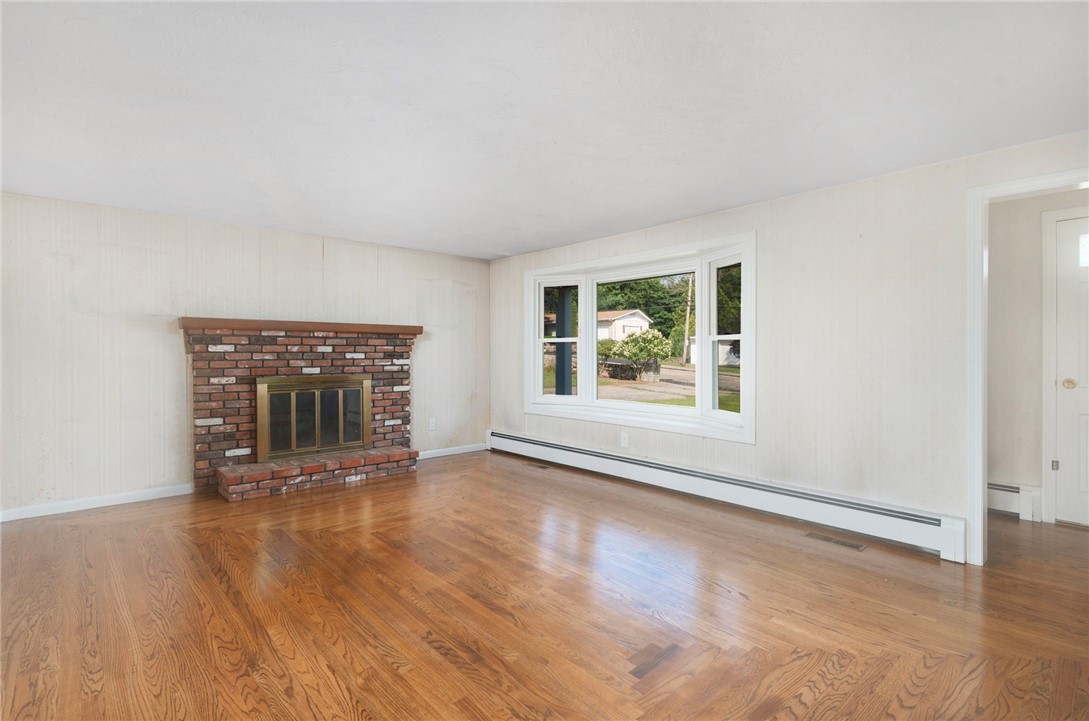 256 School Street Lincoln, RI 02865 - Photo 8 of 32