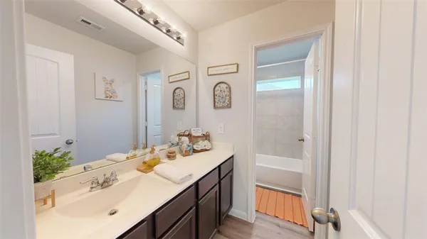 $2,250 | 963 Harper Lane, Bryan, TX 77803