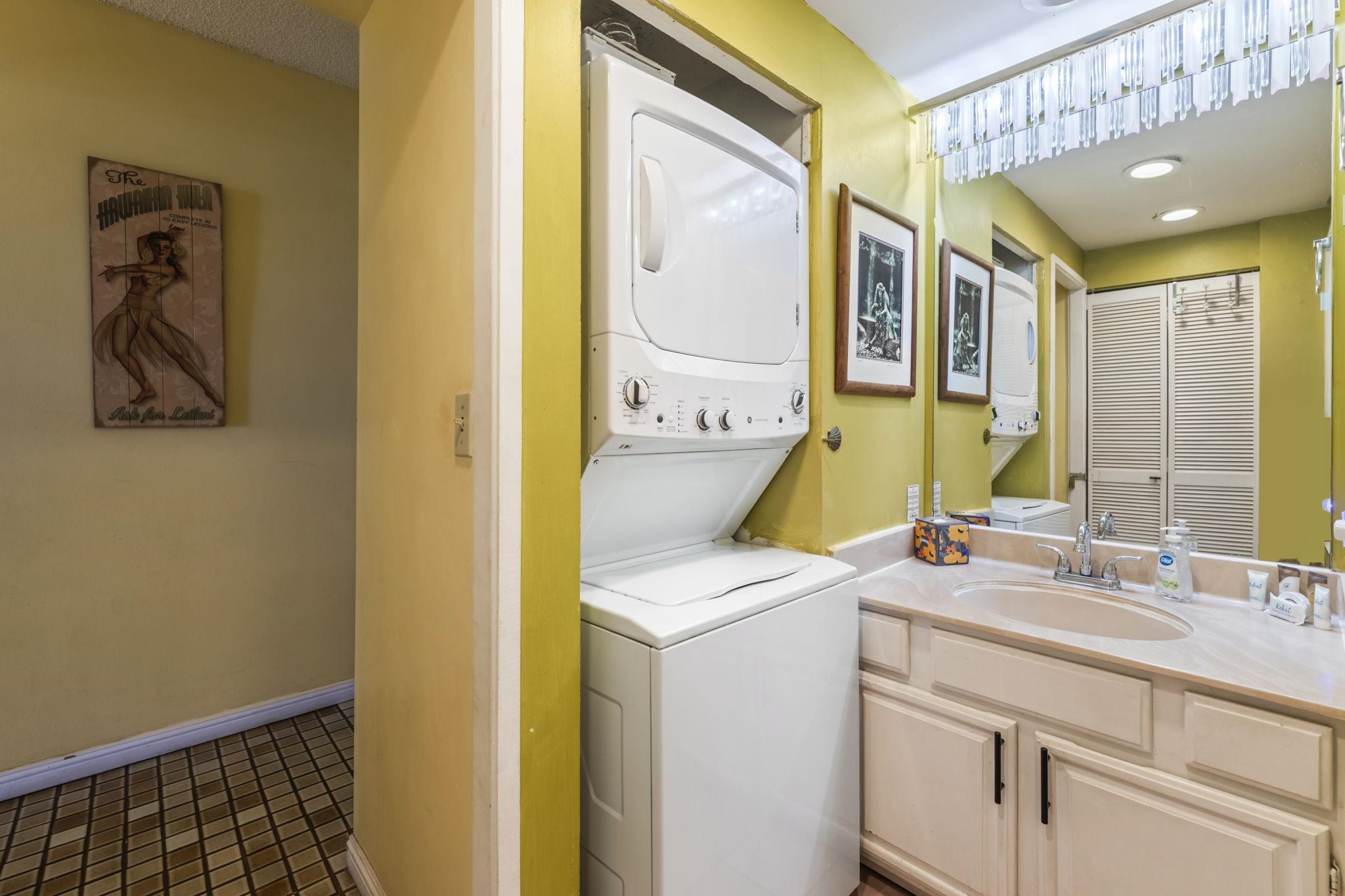 3875 Lower Honoapiilani Road, Unit B205 Lahaina, HI 96761 - Photo 16 of 28 a bathroom with a sink and a mirror