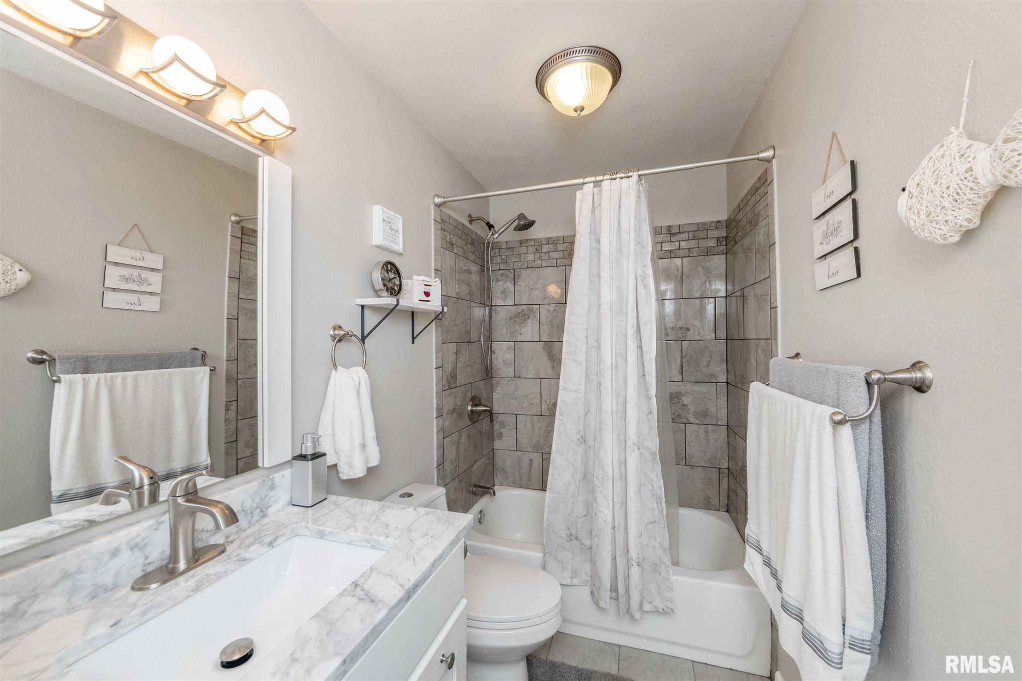 200 Algonquin Road Marquette Heights, IL 61554 - Photo 25 of 40 Gallery Image 25