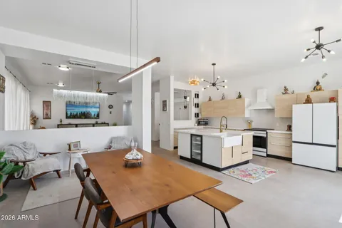 $725,000 | 7002 South 38th Place, Phoenix, AZ 85042