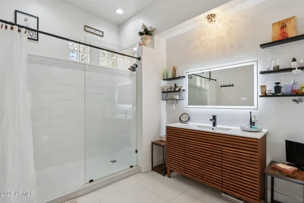 $725,000 | 7002 South 38th Place, Phoenix, AZ 85042