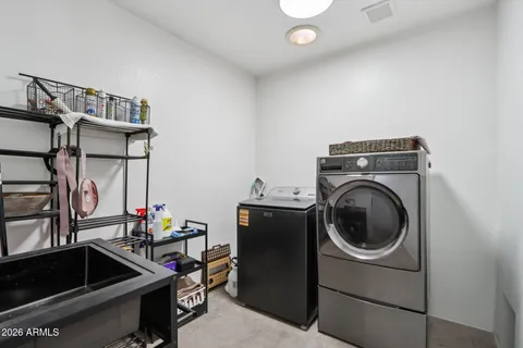 $725,000 | 7002 South 38th Place, Phoenix, AZ 85042