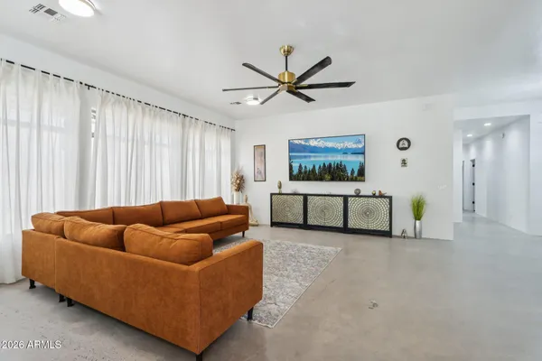 $725,000 | 7002 South 38th Place, Phoenix, AZ 85042