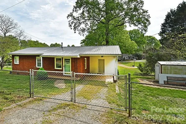 $1,695 | 266 Long Street, Statesville, NC 28677